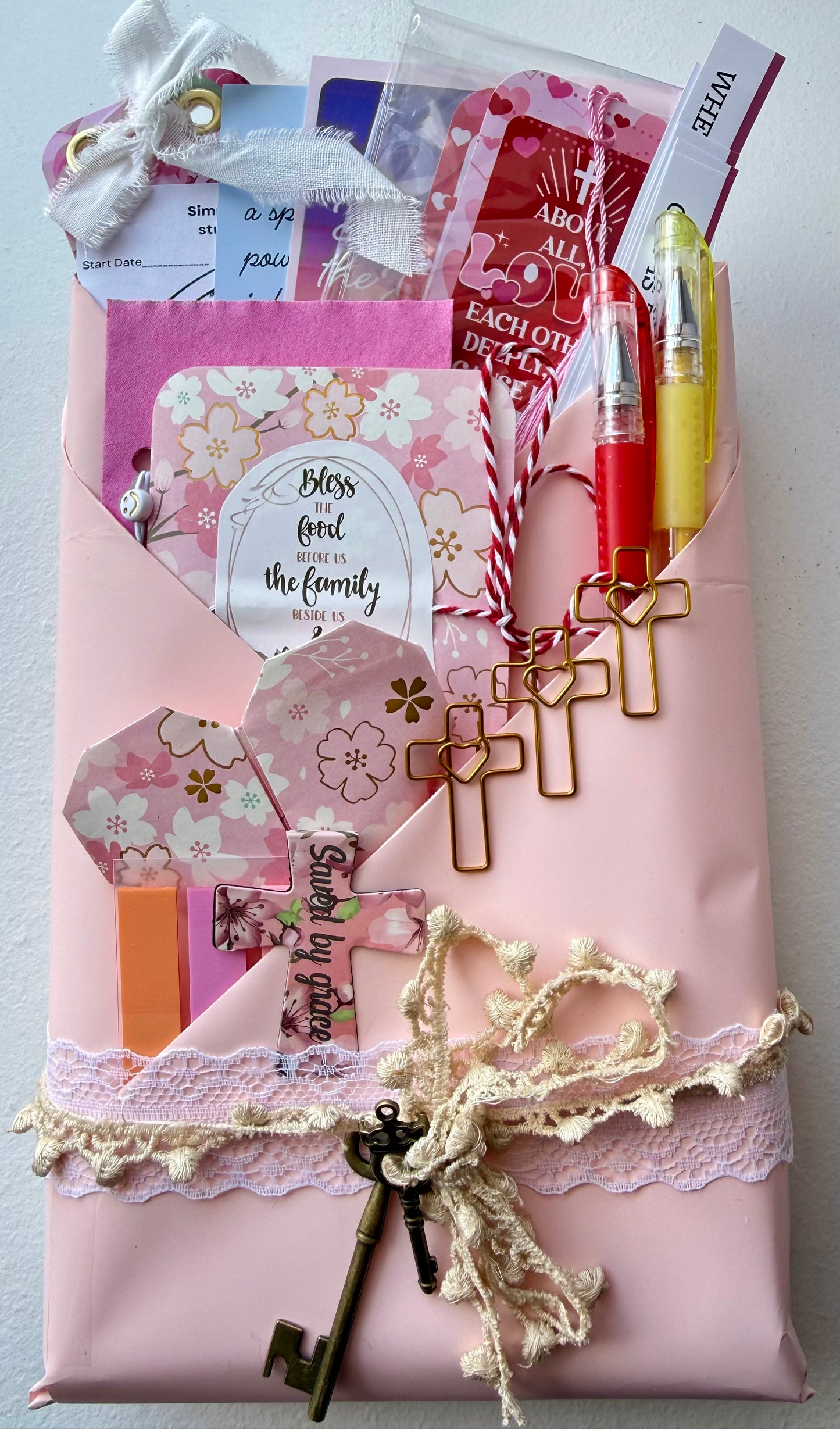 Pink KJV Tabbed Bible   Faith Journal, Bible Study Kit and Handmade Tassel Bundle